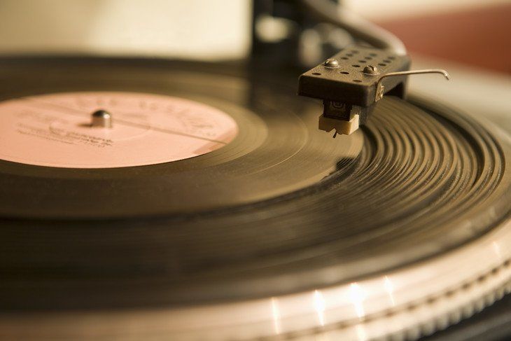 Science Facts: Listening To Vinyl Makes You More Sexually Attractive